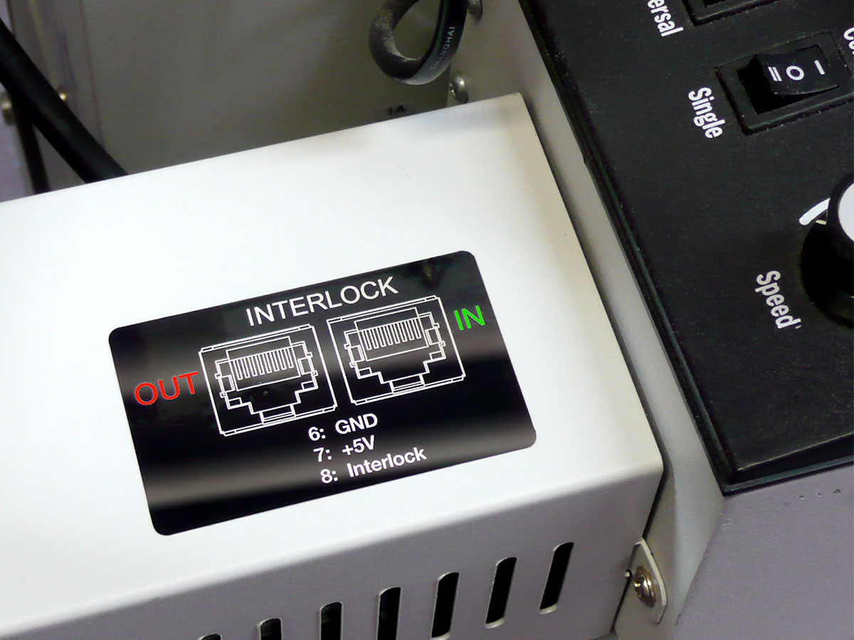 Maschinenaufkleber stark haftend